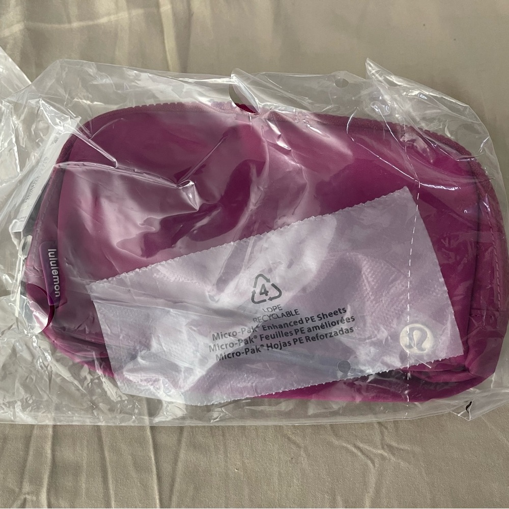 NWT Lululemon Athletica Everywhere Belt Bag in Wild Berry